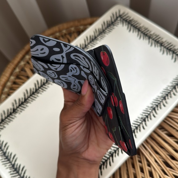 Pela Flexi Silicone Cherry Smiley Face Card Holders - Picture 4 of 4